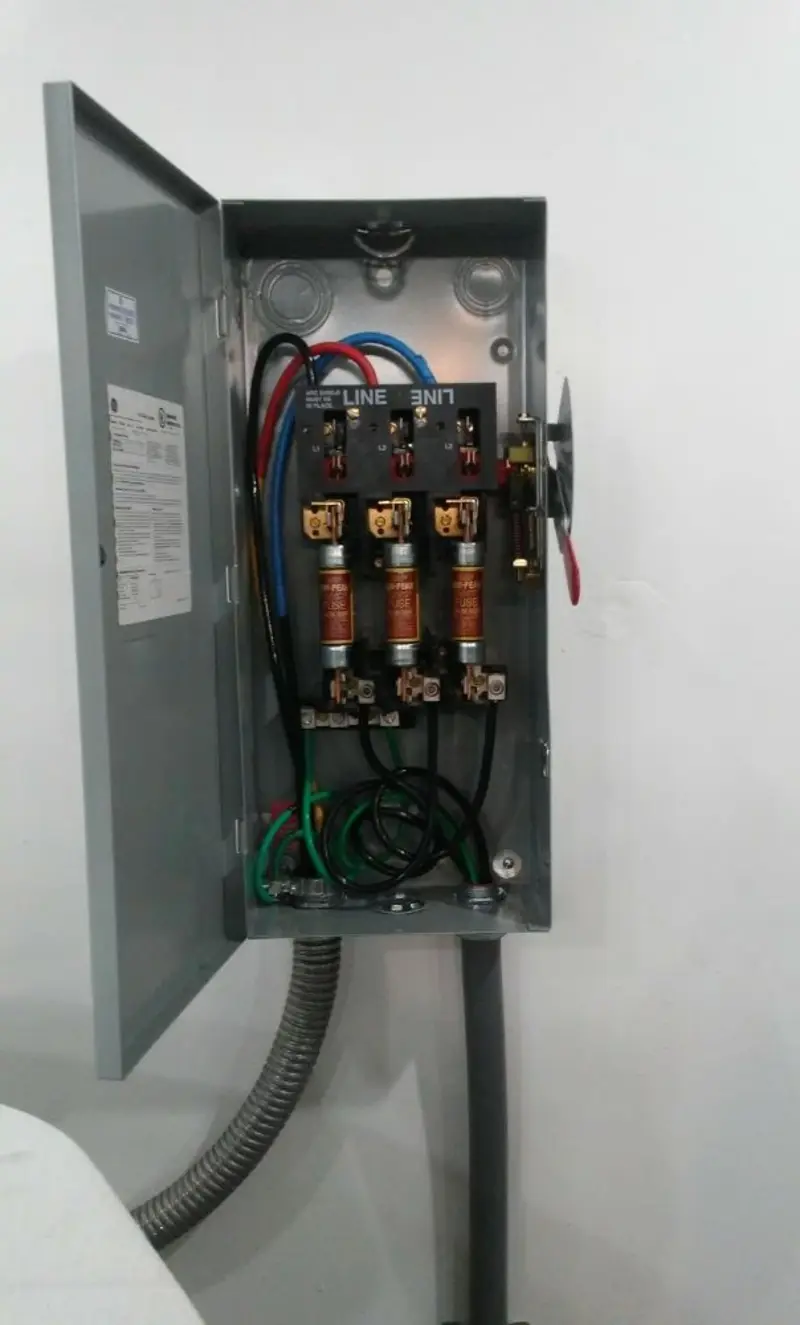Three-phase disconnect switch installed for Smoke Detector Installation in Humboldt Hill